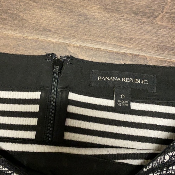 Banana Republic black lace dress size 0 - Picture 3 of 5